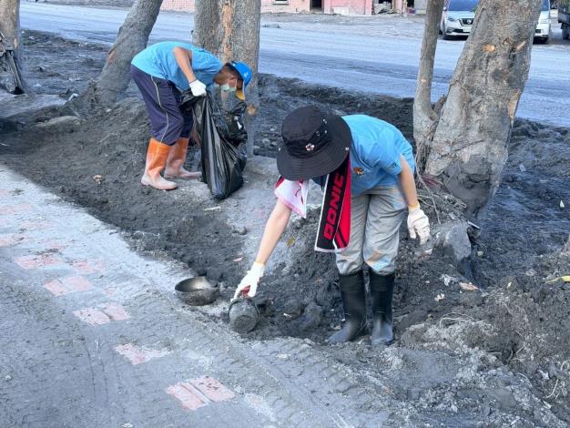 官網-竹縣青年抵達花蓮光復，隨即展開災區清理工作。