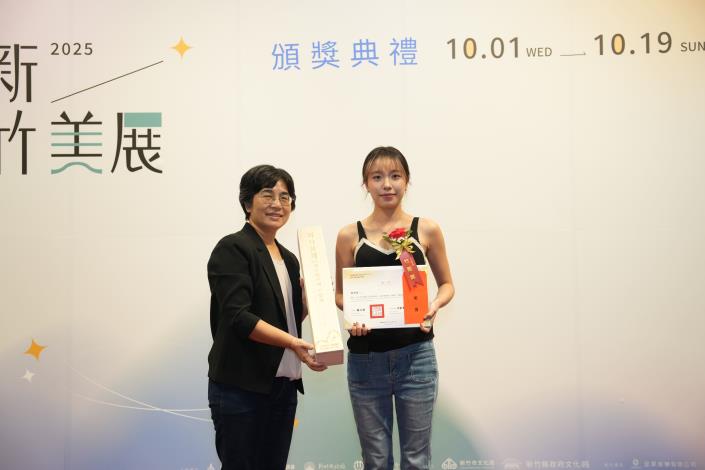 官網-西方媒材類竹塹獎得主唐灝楨