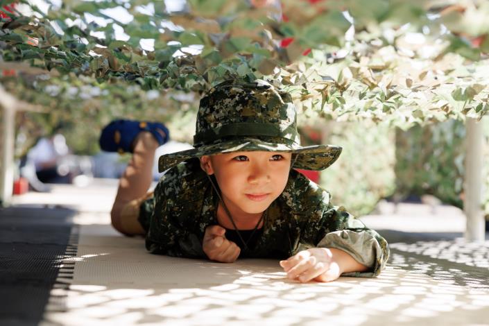 官網YEN_8256「小小職軍體驗區」吸引孩子參加