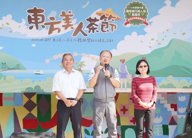 官網-(左起)農業部農村發展及水土保持署台北分署長蔡金龍、農業部茶及飲料作物改良場場長蘇宗振、農糧署北區分署新竹辦事處主任姜素梅。 的圖片