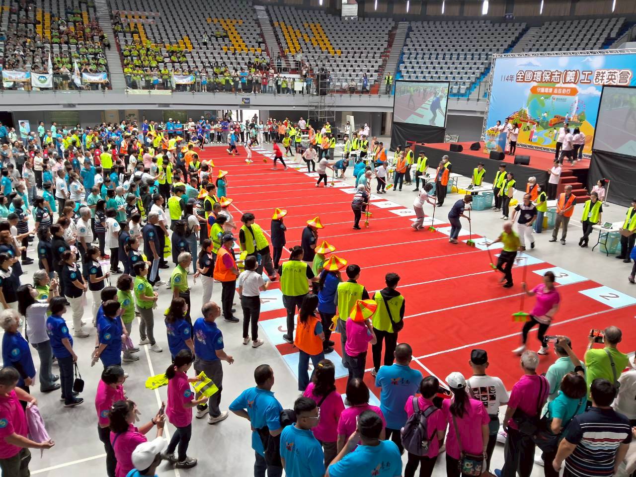 網~竹縣參加清掃接力賽情形