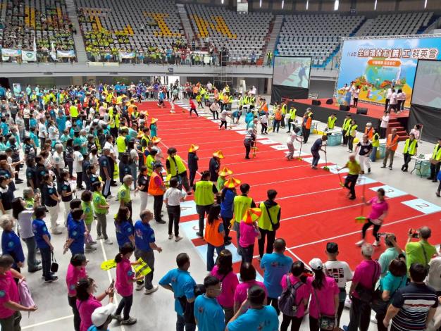 網~竹縣參加清掃接力賽情形