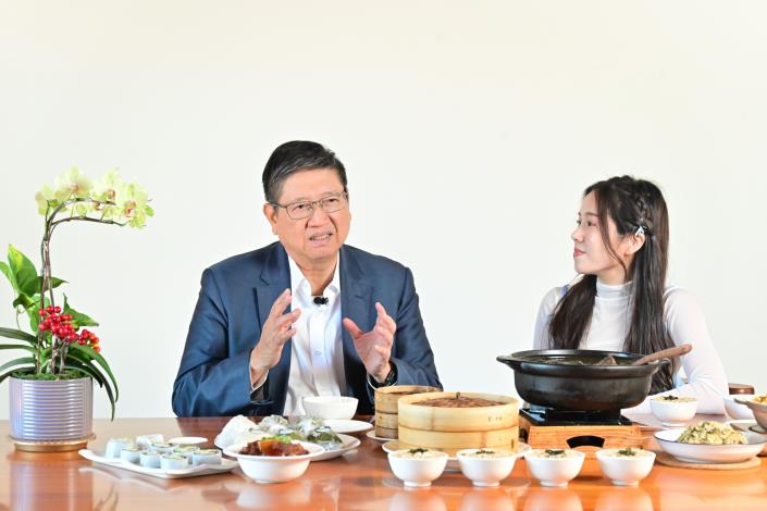 官網-縣長楊文科今(6日)特別親自直播「竹縣必比登推介美食」主題節目.JPG