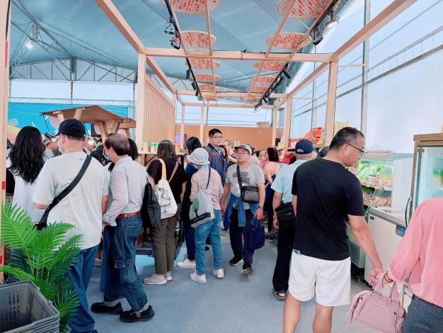 官網-此次以「農民直銷站」概念策展，讓來訪的民眾一站購足新竹13鄉鎮特色農產品
