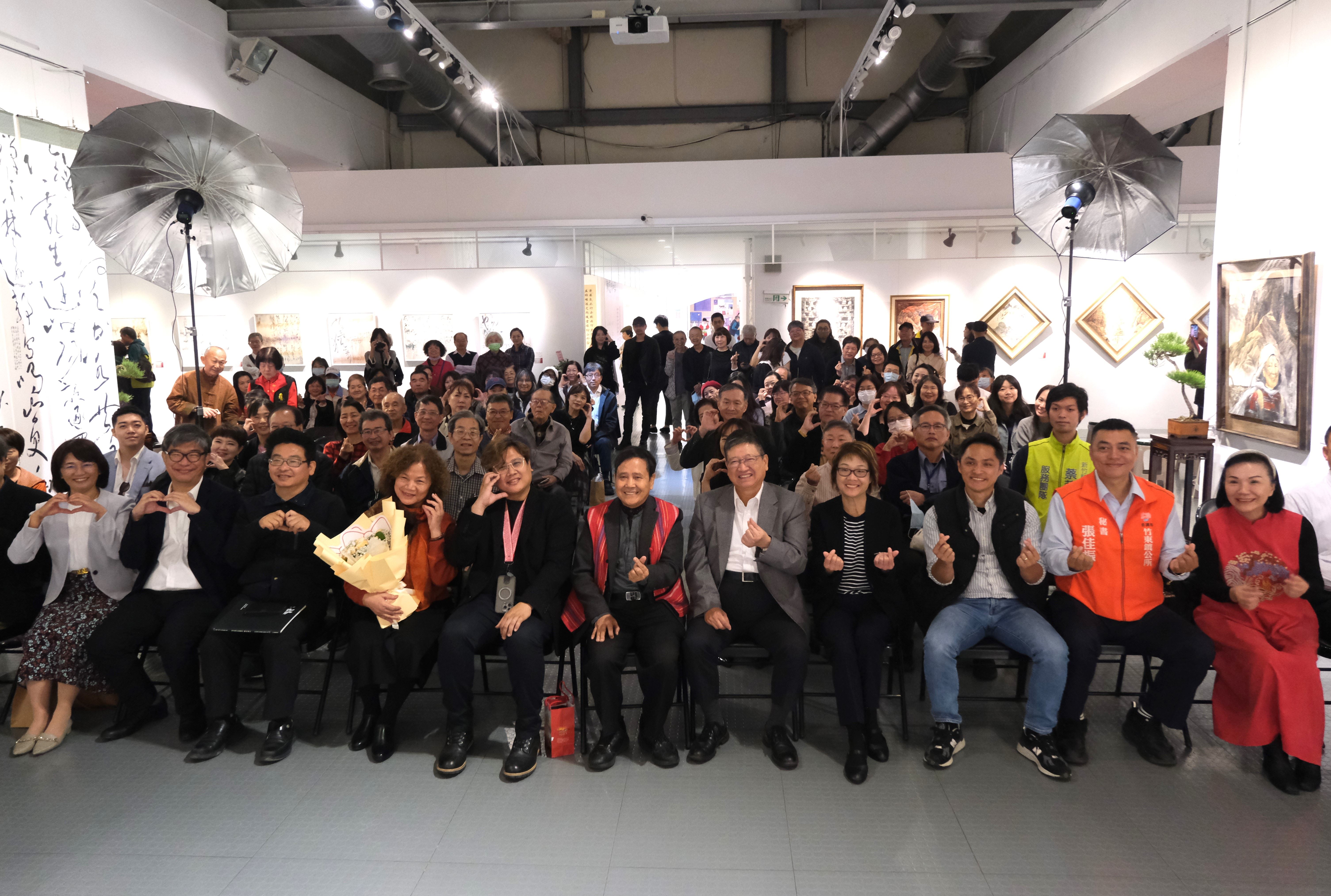 官網-「黑崮蒔光 謝石鴻、謝亞傑父子書畫聯展」今(6日)舉行開幕式.JPG