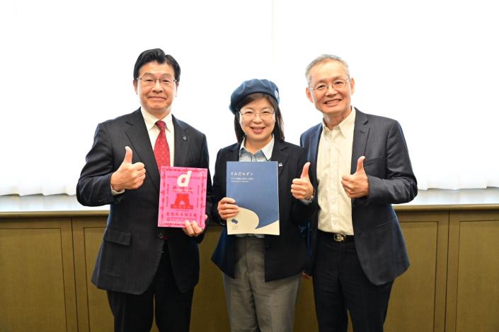墨田區長山本亨（左一）、新竹縣政府李安妤秘書長（中）、或者（OR）陳添順執行長（右一）.JPG