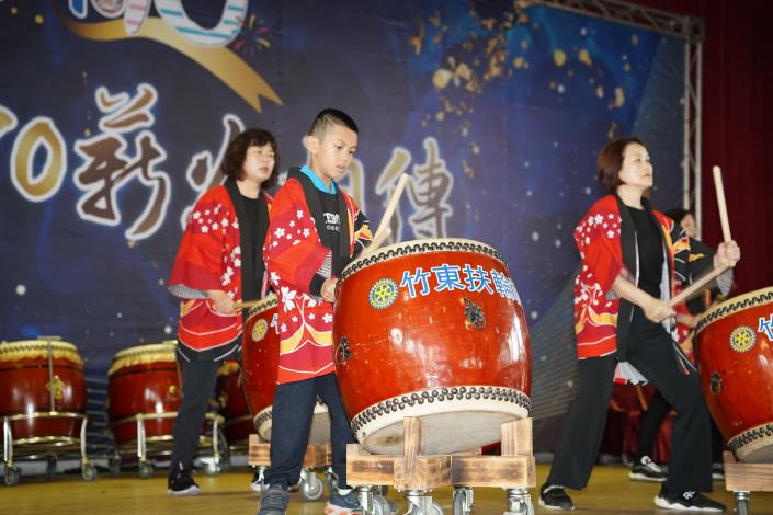 官網-竹東扶輪社太鼓開場表演.JPG
