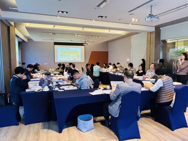 官網-新竹縣公共圖書館發展委員會於23日由縣長楊文科親自主持，邀集全縣鄉鎮市長及圖書館長共同規劃閱讀願景