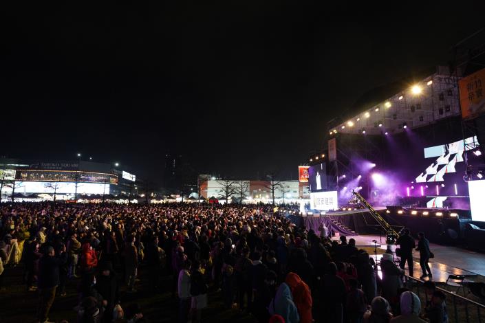 OK-現場吸引數萬名粉絲湧入.JPG