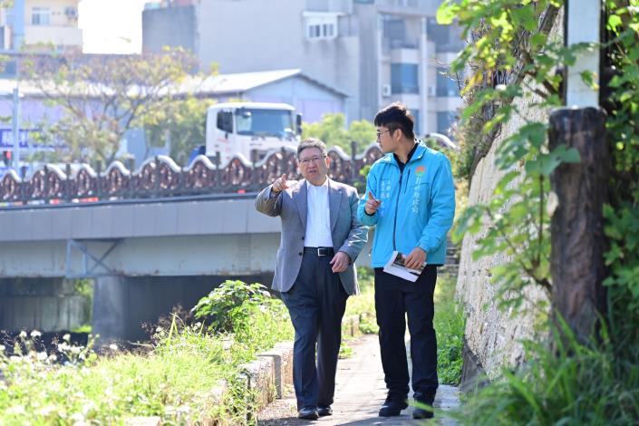 官網-縣長楊文科13日特別提早親赴現場會勘.JPG