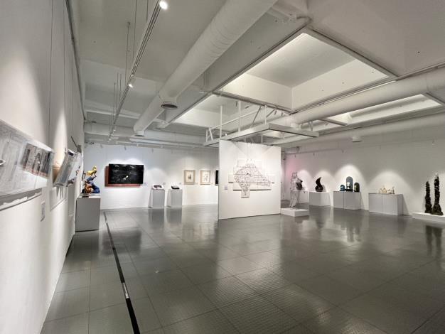 「明日之所 第十屆北臺八縣市藝術家聯展」即日起至2月22日，於新竹縣政府文化局美術館101-102展廳登場1