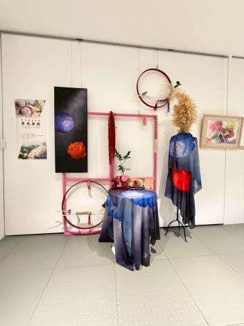 茶花絲巾、桌巾、花藝多元呈現