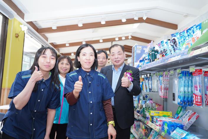 網 陳副縣長呼籲大家多多到庇護工場超商消費   支持弱勢就業DSC01633.JPG