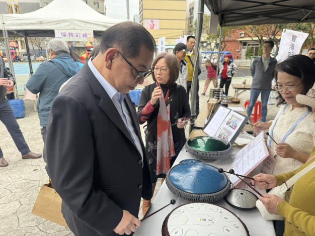 官網-副縣長陳見賢參觀成果展
