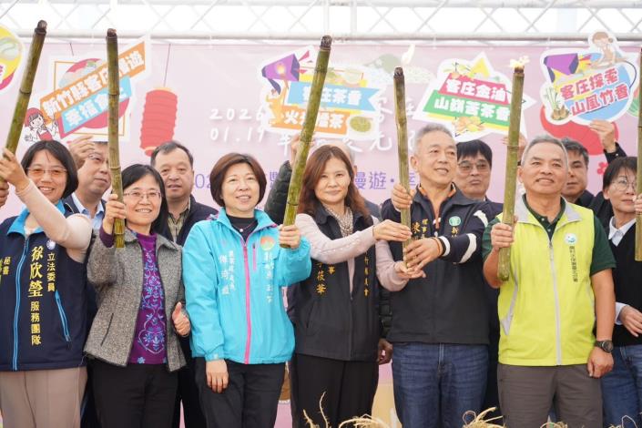 記者會以油苀火開幕象徵客家文化傳承