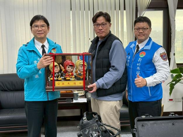 LINE_ALBUM_2026.01.20水域裝備捐贈_260120_3