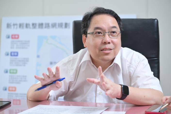 官網－產業發展處長由原交通處長陳盈州接任，陳盈州具備豐富的城鄉發展與工程管理實務背景。