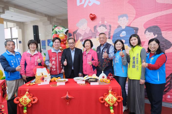 官網-副縣長陳見賢文科表示，春節是家人團圓的重要時刻，年夜飯不僅是佳餚，更象徵家庭的凝聚與希望。.JPG
