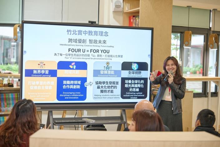 竹北實中創校工作坊籌備處主任潘玳玉講解辦學理念