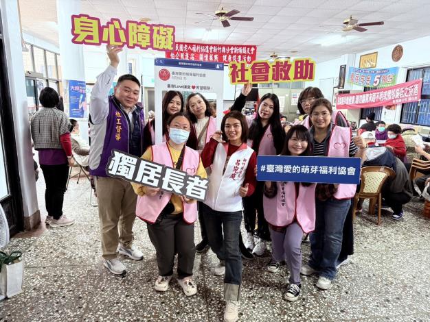 呂宛庭議員(中)到場關心，督導張捷(左1)呼籲民眾，若接獲可疑來電、簡訊或網路訊息，務必遵守「不輕信、不透露、不匯款」原則