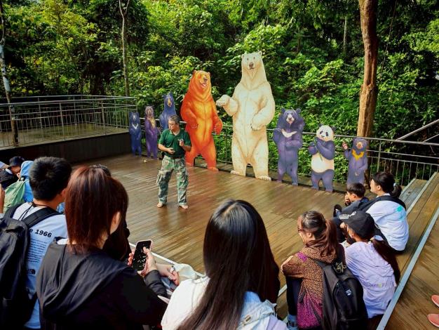 官網-學生們實地走訪馬來熊、紅毛猩猩及長鼻猴保育中心