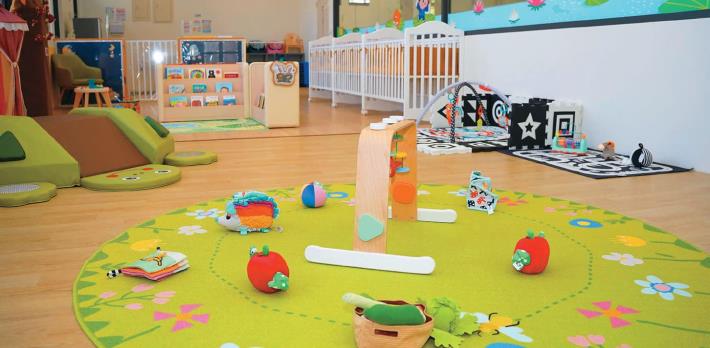 05_透過「公設民營」推動公共托育政策，結合政府公共資源與民間專業托育量能，佈建公共托嬰中心，支持家長兼顧育兒與就業。