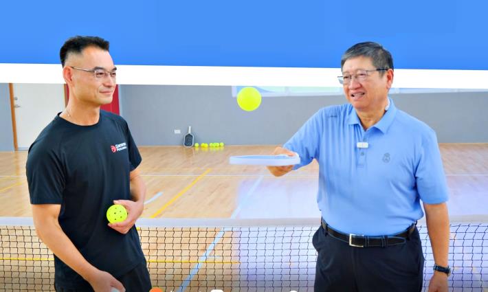 06_新竹縣政府敬老卡服務升級，即日起可用於租借球場，運動更便利。