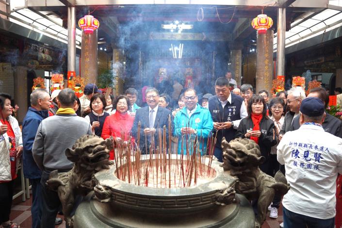 官網DSC08066新竹縣長楊文科率縣府團隊前往隆聖宮祈福.JPG