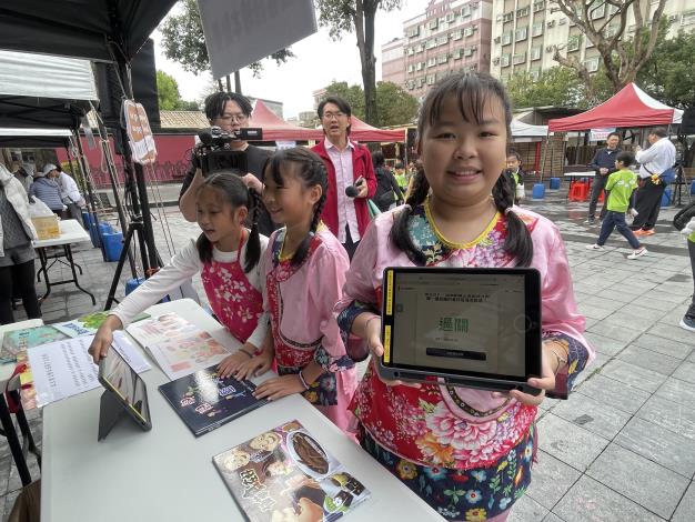 官網-學生熱情參與闖關活動 的圖片