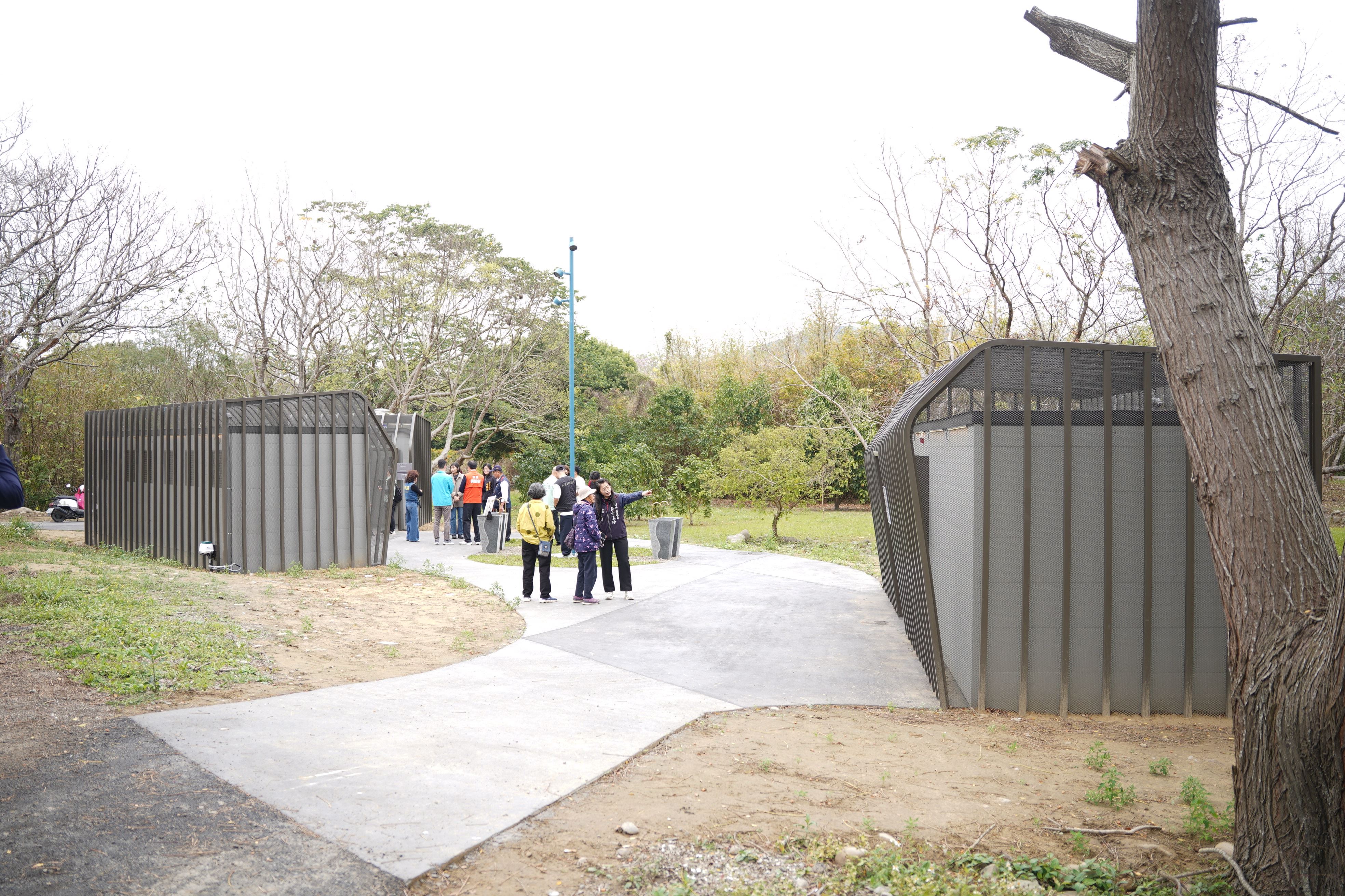 官網DSC09735竹東生態公園新增性別友善廁所，外型有如方艙.JPG