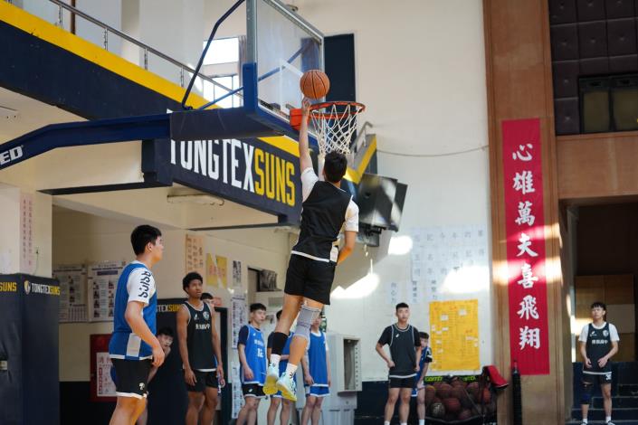 官網DSC01825東泰高中籃球隊全力備戰 的圖片