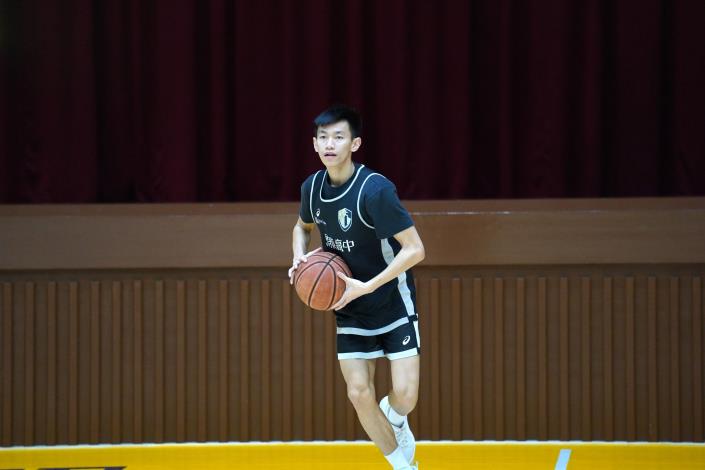 官網DSC01666後衛紀伍柏俊 的圖片