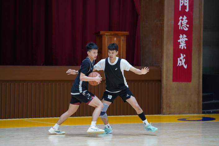 官網DSC01964張勝淇（右）表現優異 的圖片