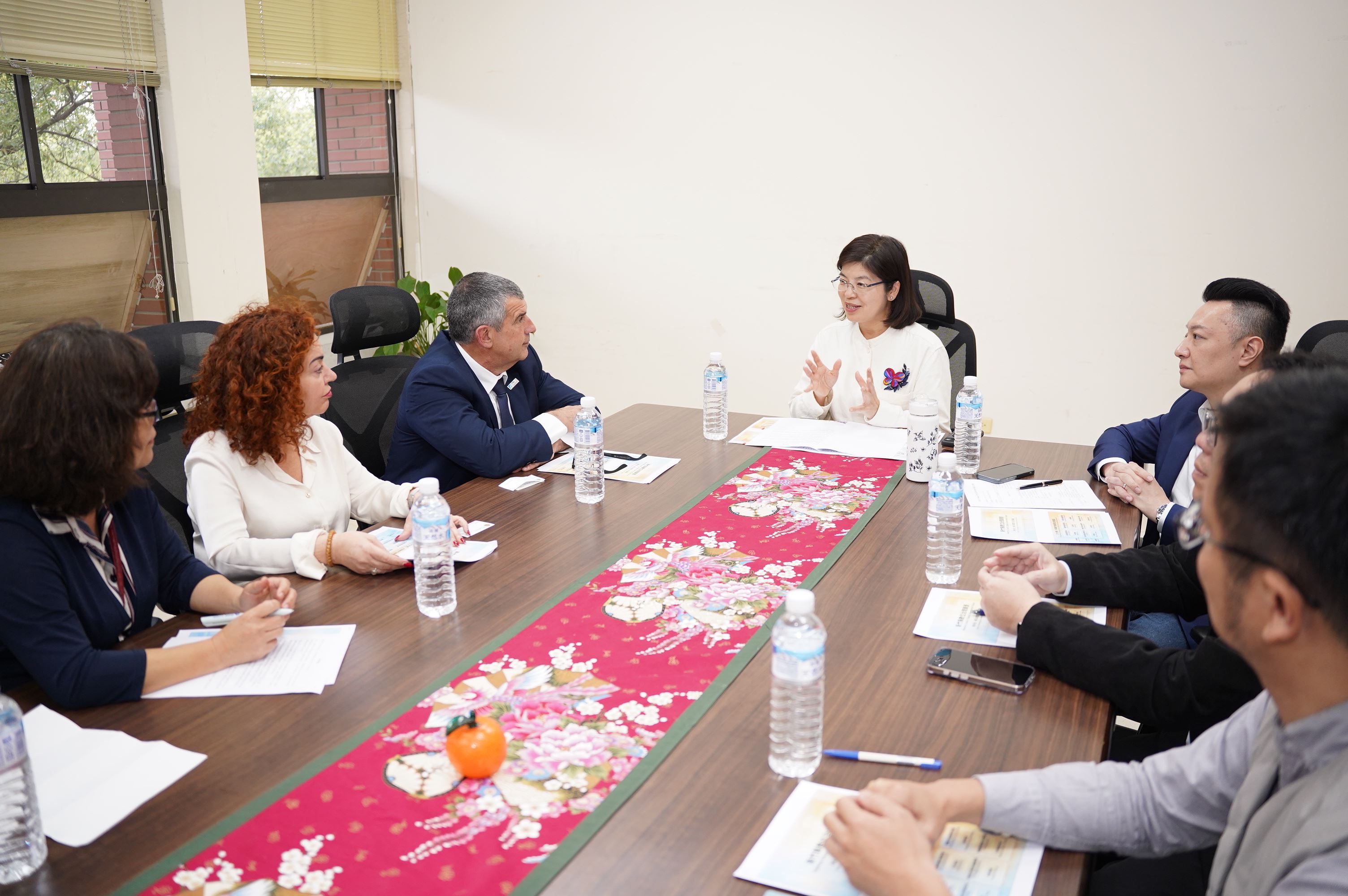 官網-西班牙馬拉加市府代表拜會竹縣府 探討智慧城市轉型開創合作契機.JPG