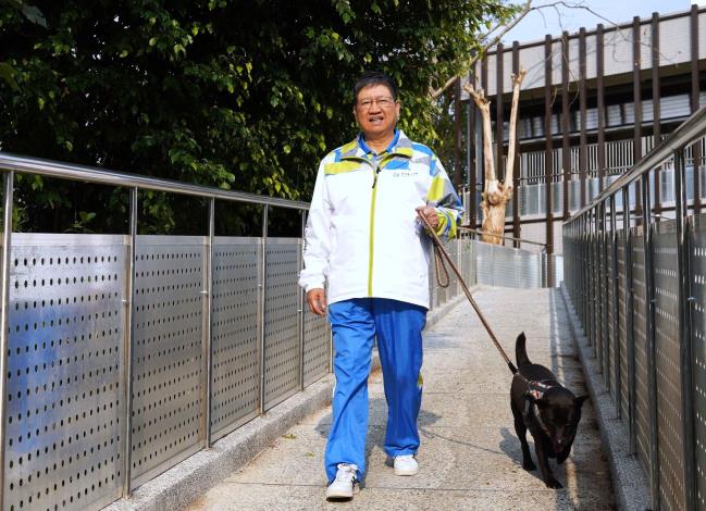 官網-未來民眾遛狗未繫繩及隨意棄置寵物屍體，違者最高可處1萬5000元罰鍰。