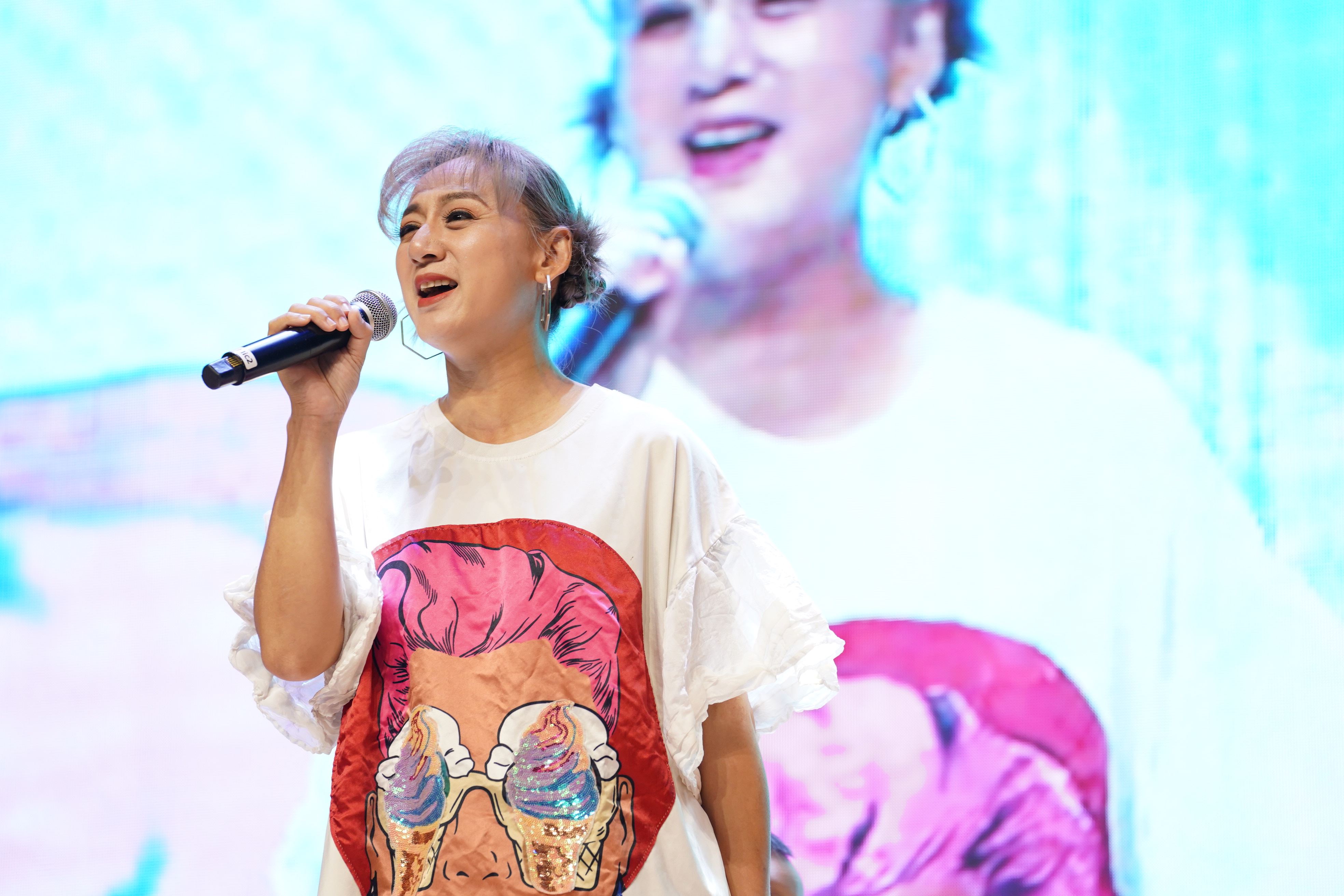 官網-由高蕾雅開場帶來動人歌聲，向這群為社會默默付出、堅守崗位的幕後英雄致以最高敬意。 的圖片