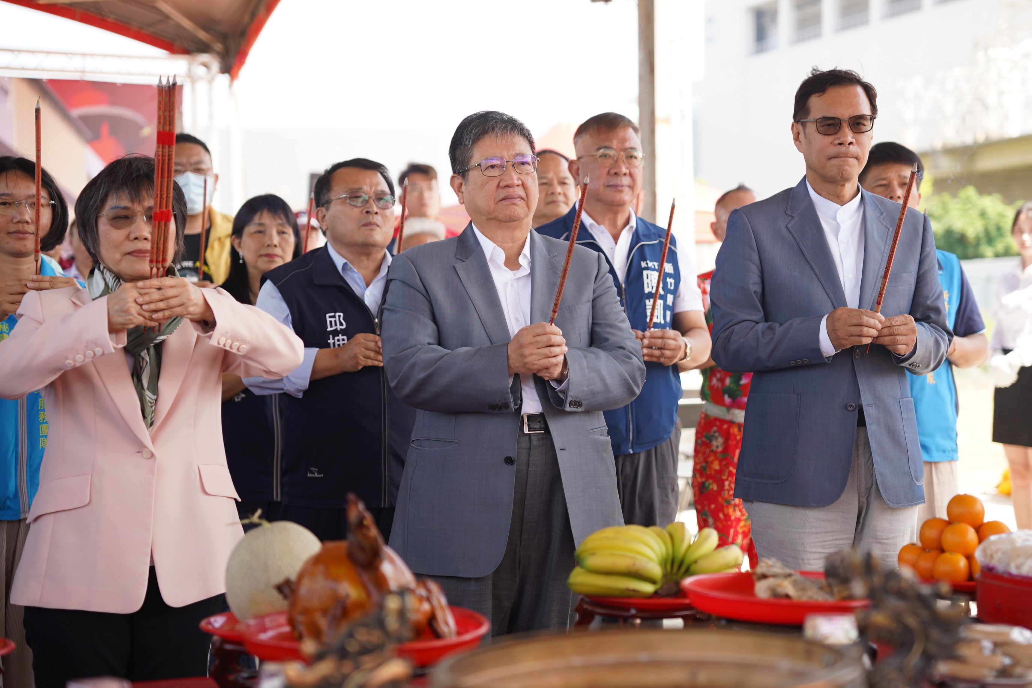 官網DSC07881新竹縣長楊文科(中)為工程祈福 的圖片