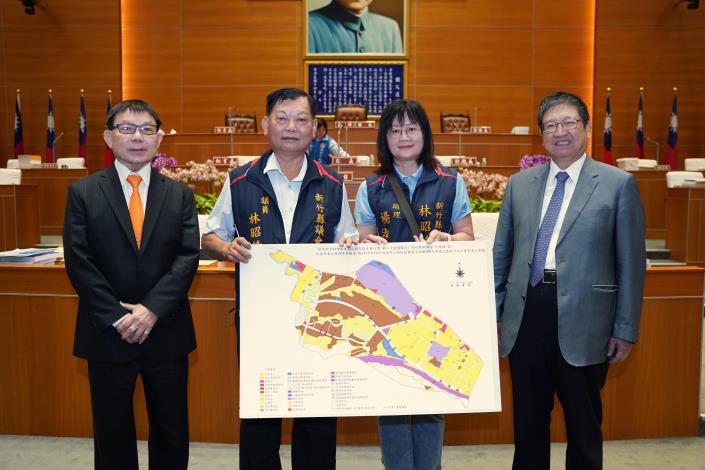 官網-林議員關注寶山水庫集水區土地徵收補償、竹東二重地區交通改善及「竹科三期」開發案等議題 的圖片