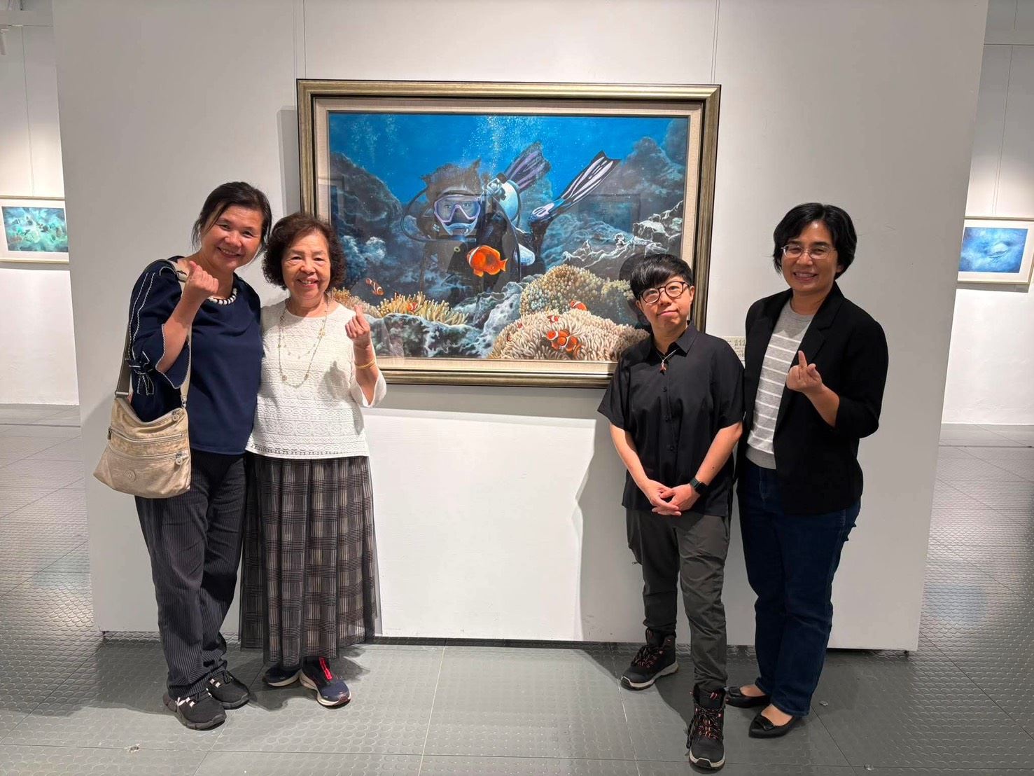 官網-劉秀雲(左二)、鄭惠元(左三)母女與文化局長朱淑敏(右一)合影。 的圖片