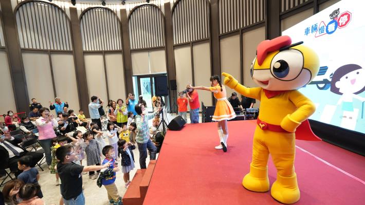 竹縣同樂會YOYOMAN趣味唱跳  寓教於樂扎根交安觀念