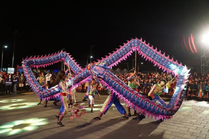 Xinpu’s Lanterns Welcome Sky-mending Day attracts 10,000 spectators