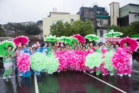 The 2019 Xinpu Lantern Festival grandly celebrated through a patchy drizzle (13 photos)