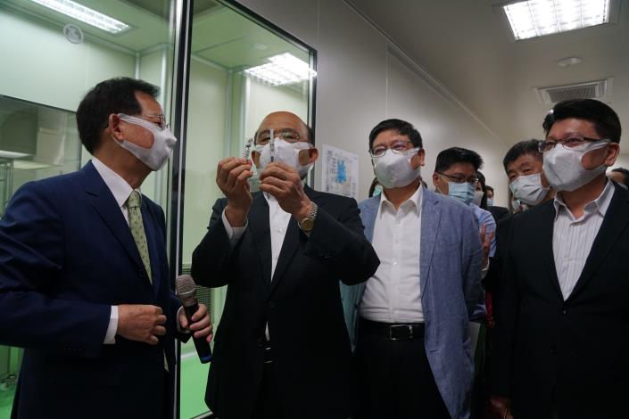 Premier Su Tseng-chang visits Medigen Vaccine Biologics Corp